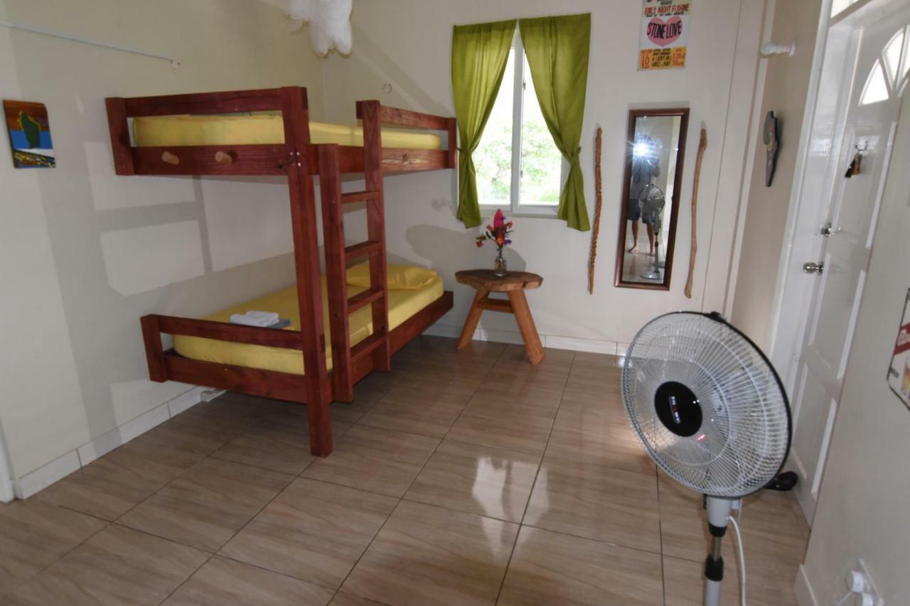 Soufriere Guesthouse Ngoại thất bức ảnh