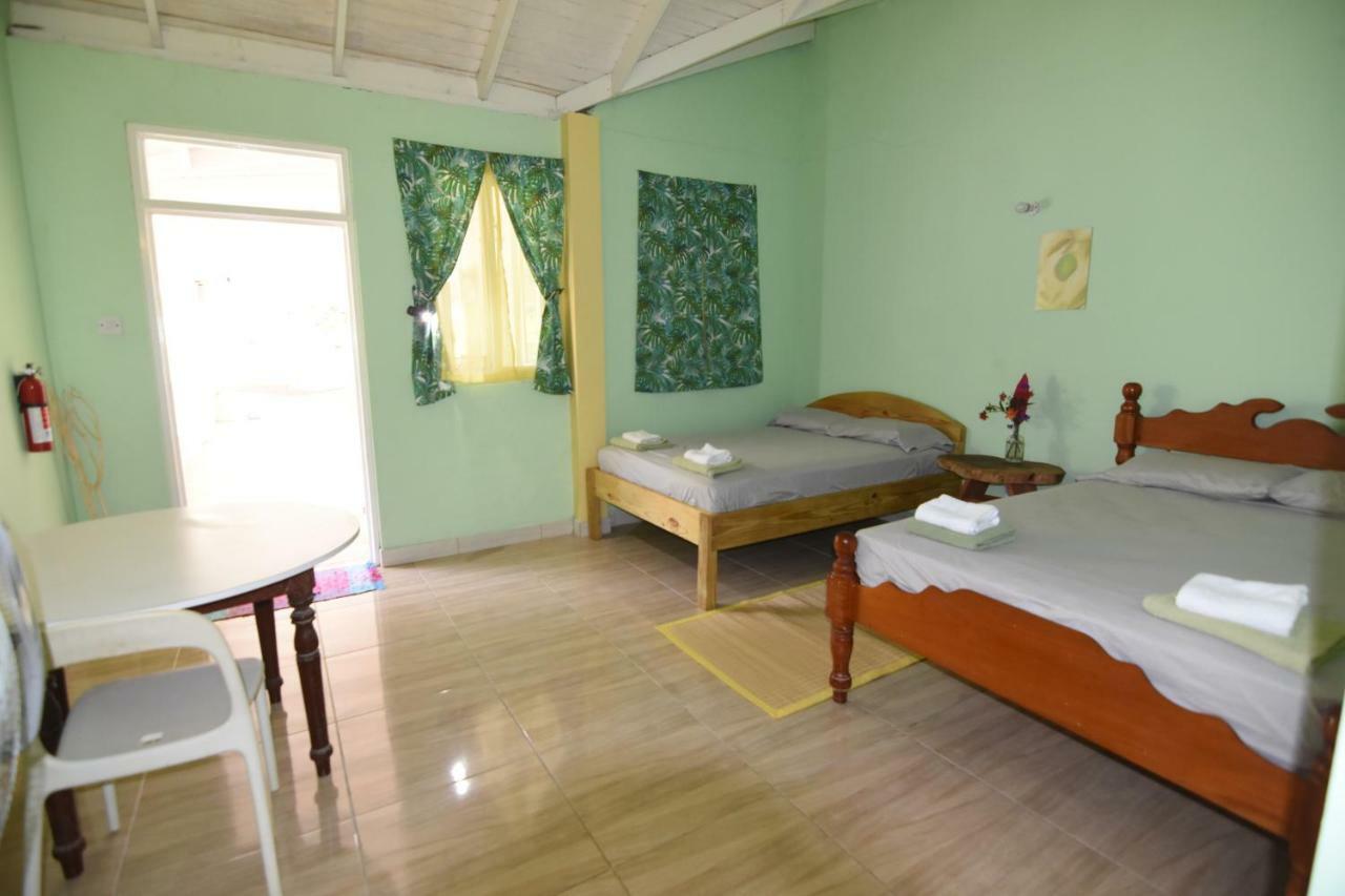 Soufriere Guesthouse Ngoại thất bức ảnh