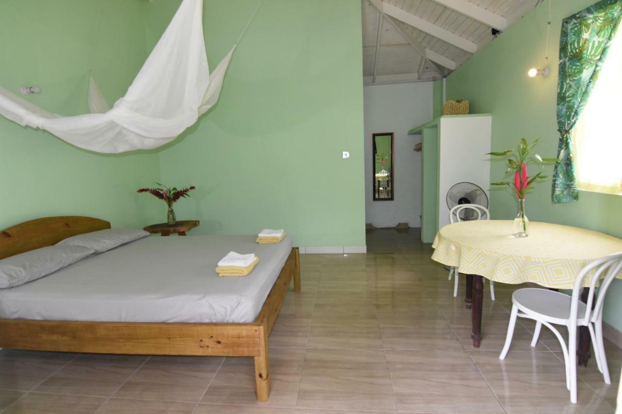 Soufriere Guesthouse Ngoại thất bức ảnh